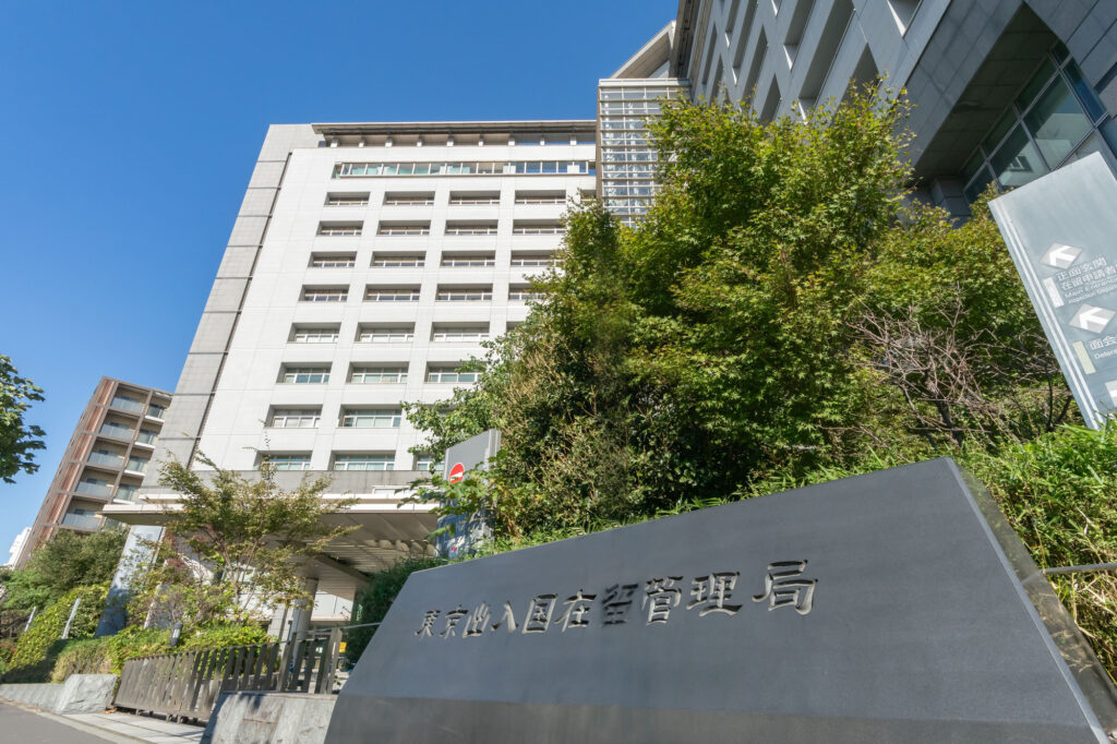 特定技能の定期届出と随時届出は何が違う?