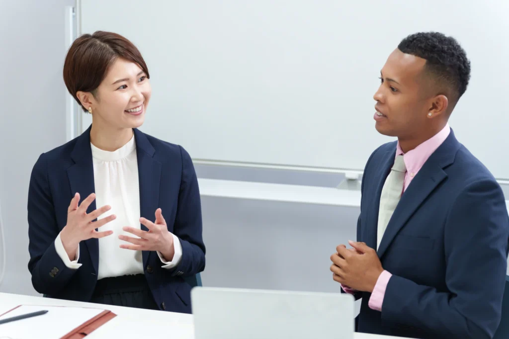 外国人職員の在留資格やキャリアの相談は誰に任せればいい？
