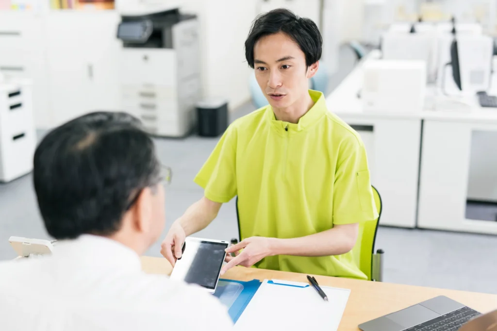 外国人介護人材でシフトが埋まると残業代と派遣費はどこまで下がる？