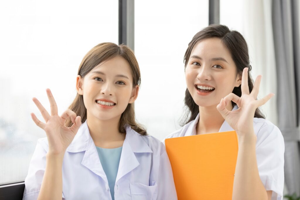 海外採用と国内在住人材の採用はどちらを選べばいい?